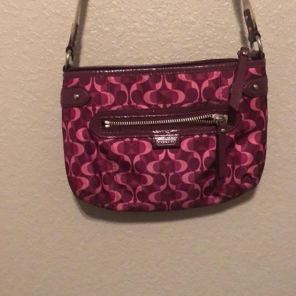 Coach Puse - Picture 1 of 2